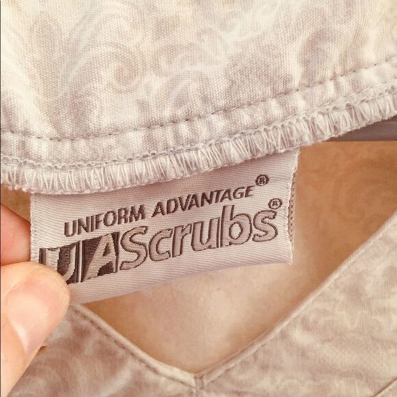 Scrub top​ - Picture 3 of 4